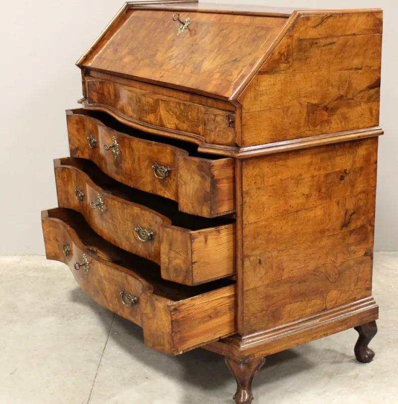 Clearance Pamono Italian Louis XV Secretaire in Walnut, 18th Century
