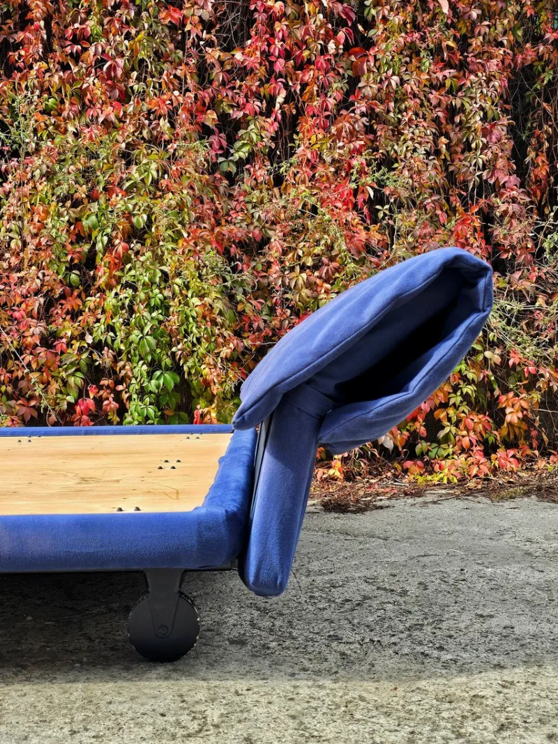 Pamono Italian Modernist Marlo Bed attributed to Afra and Tobia Scarpa for Molteni, 1982> Daybeds & Chaises Lounges