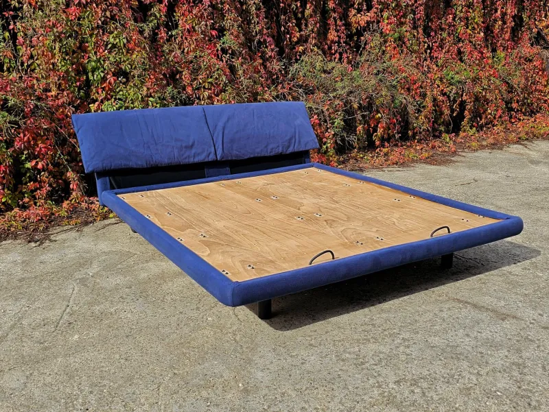 Pamono Italian Modernist Marlo Bed attributed to Afra and Tobia Scarpa for Molteni, 1982> Daybeds & Chaises Lounges