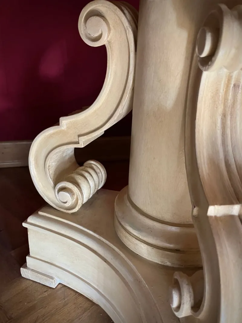 Pamono Italian Pedestal Column in White Lacquer and Gold Leaf> Pedestals And Columns