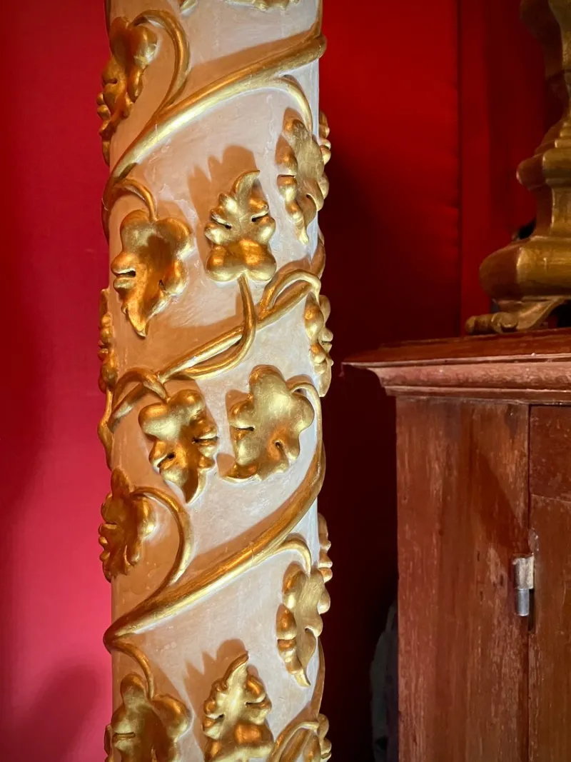 Pamono Italian Pedestal Column in White Lacquer and Gold Leaf> Pedestals And Columns