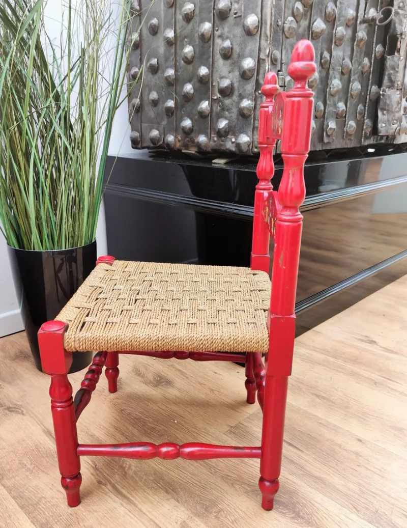Pamono Italian Red Wood and Rope Rush Kids Children Chair with Disney Graphics> Children's Chairs