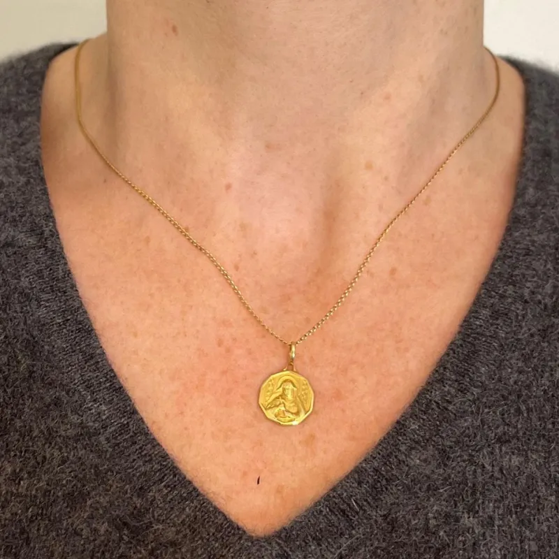 Pamono Italian Saint Therese 18k Yellow Gold Charm Medal Pendant, 1950s> Necklaces