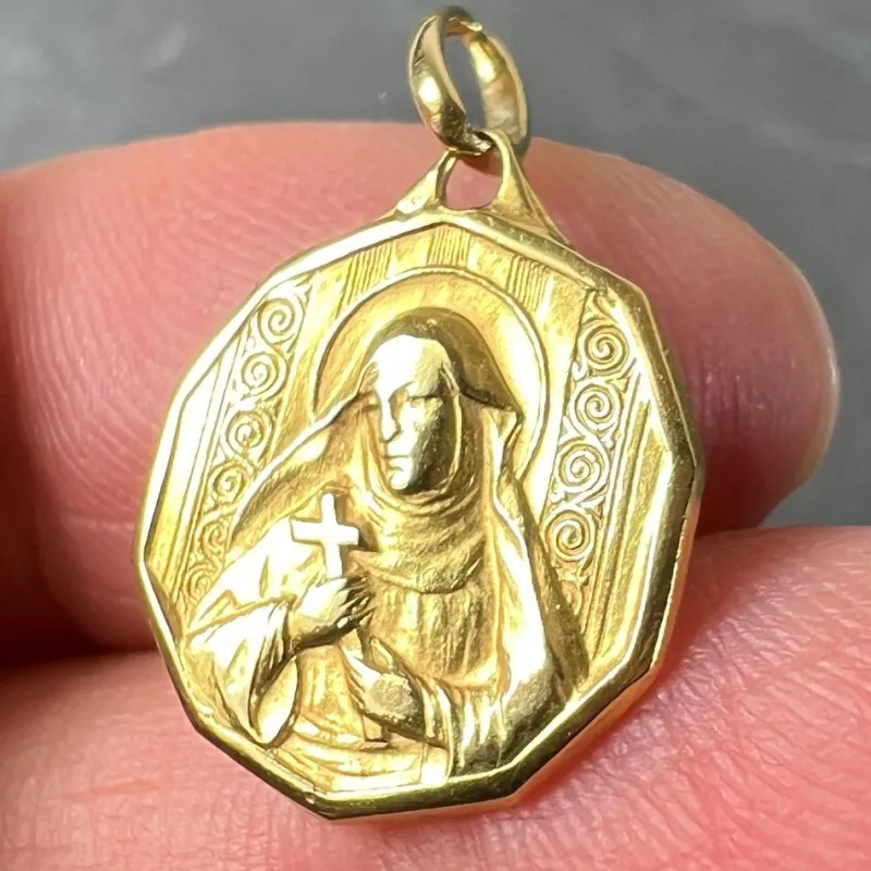 Pamono Italian Saint Therese 18k Yellow Gold Charm Medal Pendant, 1950s> Necklaces