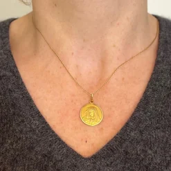 Pamono Italian Unoaerre 18k Yellow Gold Virgin Mary Medal Pendant, 1960s><noscript><img width=