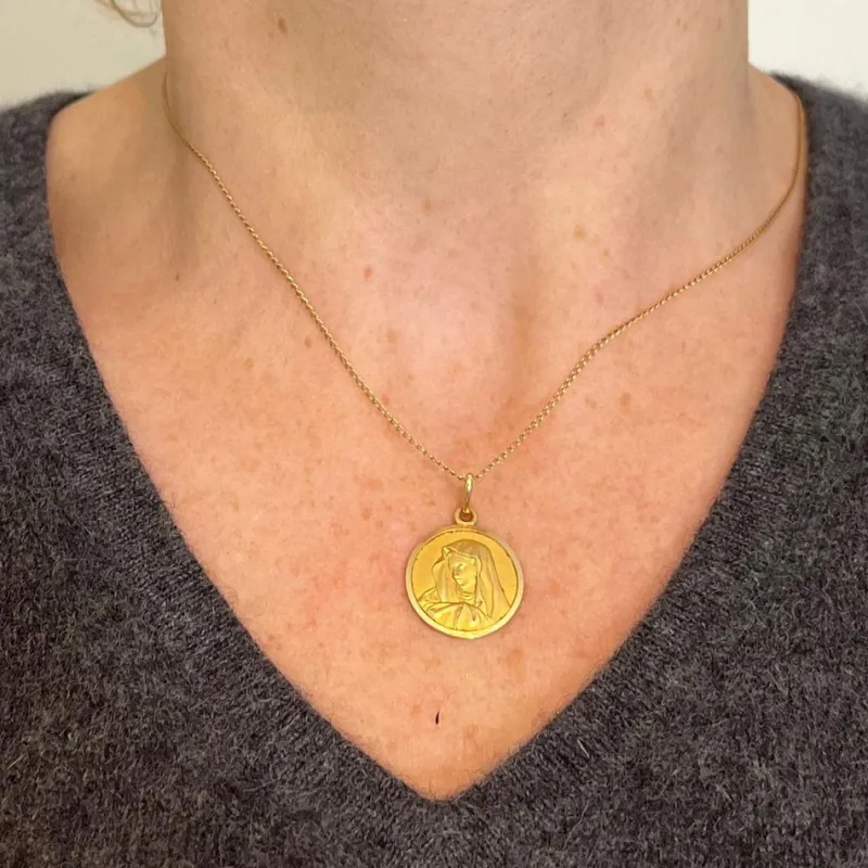 Pamono Italian Unoaerre 18k Yellow Gold Virgin Mary Medal Pendant, 1960s> Necklaces