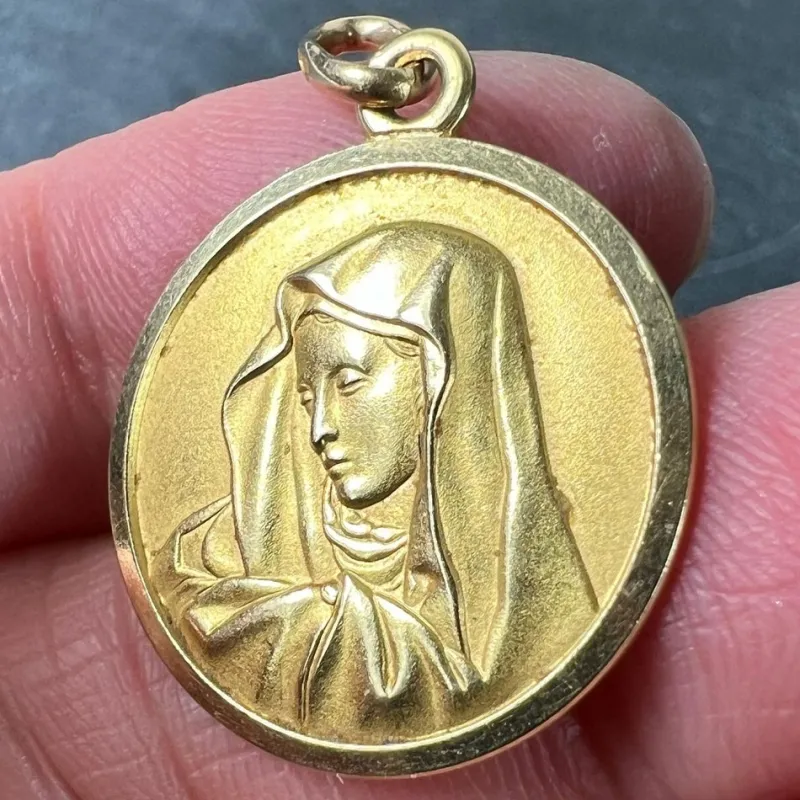 Pamono Italian Unoaerre 18k Yellow Gold Virgin Mary Medal Pendant, 1960s> Necklaces