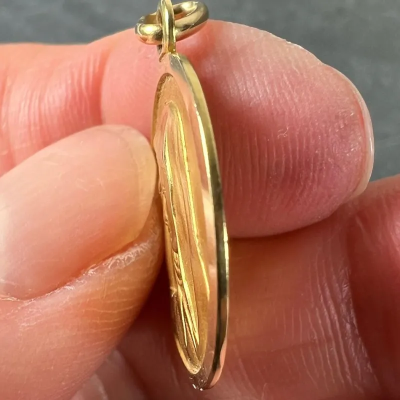 Pamono Italian Unoaerre 18k Yellow Gold Virgin Mary Medal Pendant, 1960s> Necklaces