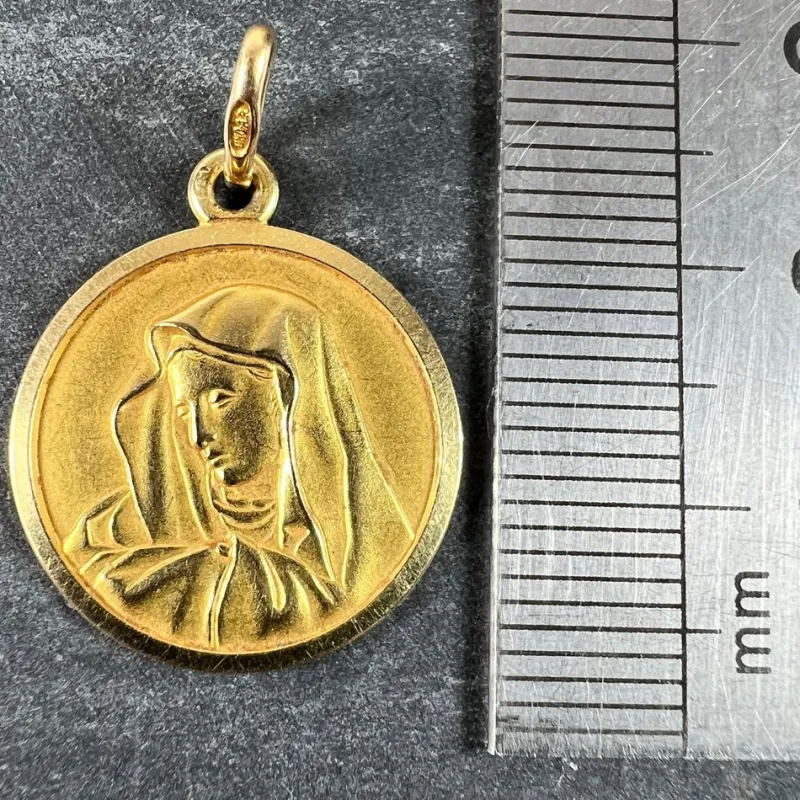 Pamono Italian Unoaerre 18k Yellow Gold Virgin Mary Medal Pendant, 1960s> Necklaces