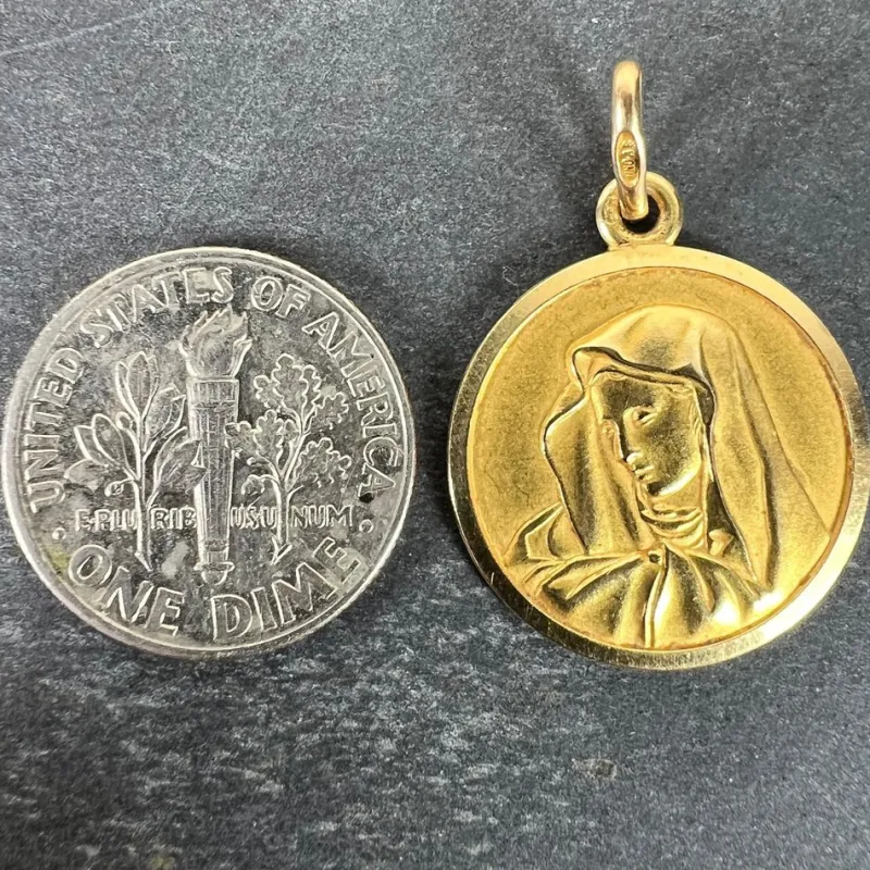 Pamono Italian Unoaerre 18k Yellow Gold Virgin Mary Medal Pendant, 1960s> Necklaces