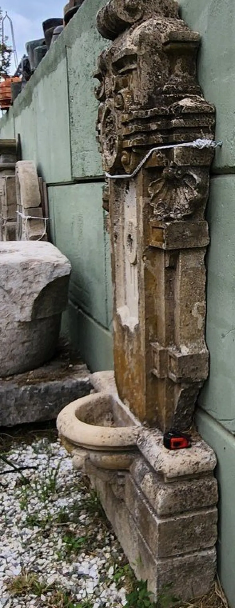 Pamono Italian Vertical Wall Fountain in Limestone, 1900s> Garden Accessories