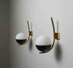 Pamono Italian Wall Sconces in Brass and Opaline Glass, 1950s, Set of 2> Wall Lights & Sconces