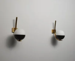 Pamono Italian Wall Sconces in Brass and Opaline Glass, 1950s, Set of 2> Wall Lights & Sconces