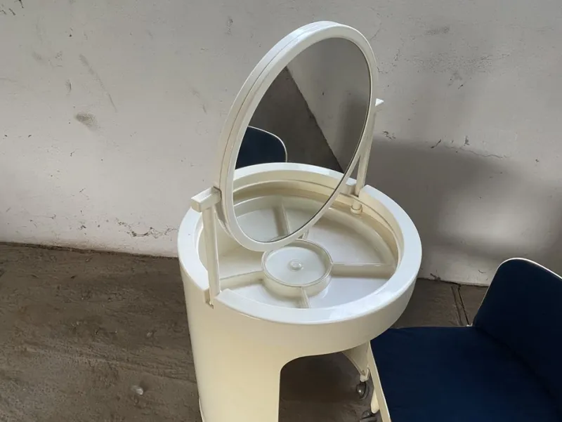 Best Pamono Italian White Dressing Table and Chair from Studio Kastilia, 1970s, Set of 2