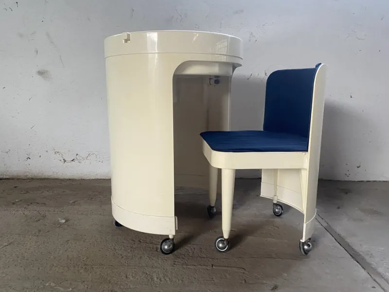 Best Pamono Italian White Dressing Table and Chair from Studio Kastilia, 1970s, Set of 2