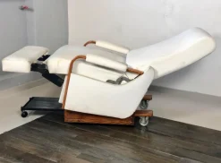 Pamono Italian White Leather La-Z-Boy Rocking Armchair by Pizzetti Roma, 1960s><noscript><img width=