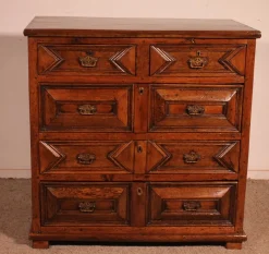 Pamono Jacobean Chest of Drawers in Oak and Walnut, 17th Century> Dressers, Commodes & Chests