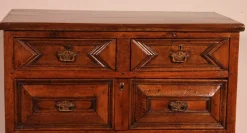 Pamono Jacobean Chest of Drawers in Oak and Walnut, 17th Century> Dressers, Commodes & Chests