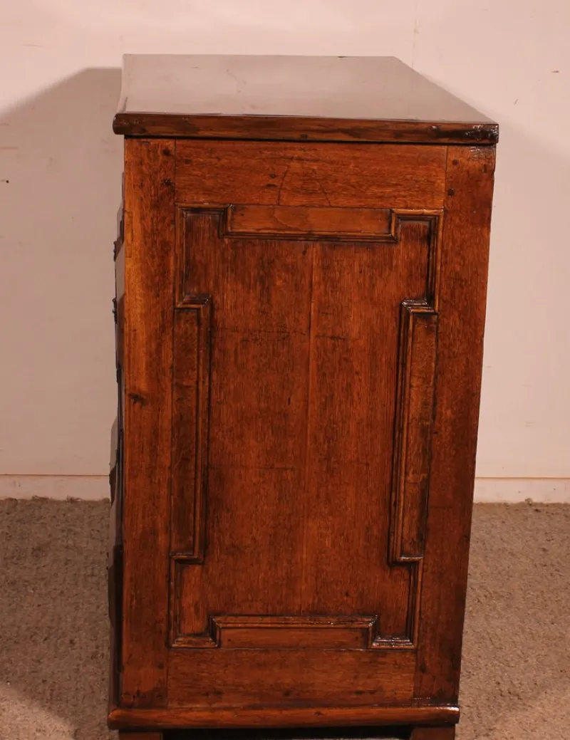 Pamono Jacobean Chest of Drawers in Oak and Walnut, 17th Century> Dressers, Commodes & Chests