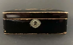 Pamono Japanese Lacquered Box with Flower> Trunks Crates & Baskets