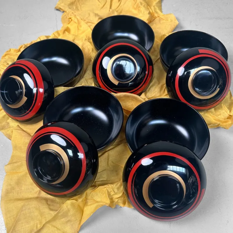 Pamono Japanese Lacquerware Bowls, 1970s, Set of 5> Serving Dishes
