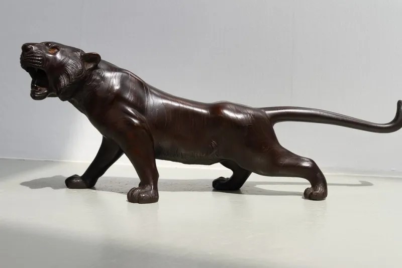 Pamono Japanese Meiji Artist, Tiger Sculpture, 1900s, Bronze> Sculpture