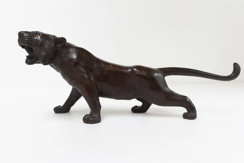 Pamono Japanese Meiji Artist, Tiger Sculpture, 1900s, Bronze> Sculpture