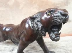 Pamono Japanese Meiji Era Artist, Okimono Sculpture of a Tiger, 1890s, Bronze> Sculpture