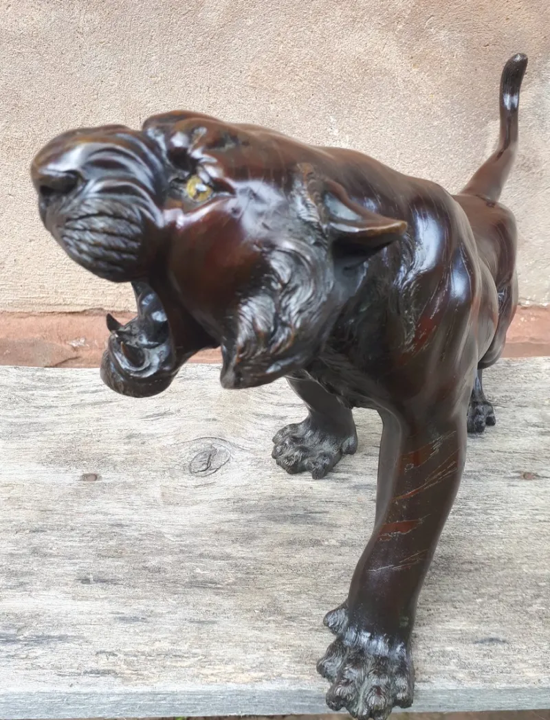 Pamono Japanese Meiji Era Artist, Okimono Sculpture of a Tiger, 1890s, Bronze> Sculpture