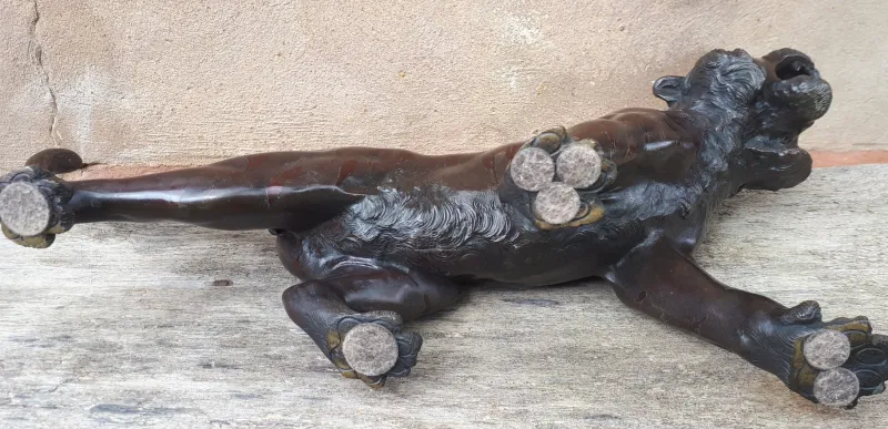 Pamono Japanese Meiji Era Artist, Okimono Sculpture of a Tiger, 1890s, Bronze> Sculpture