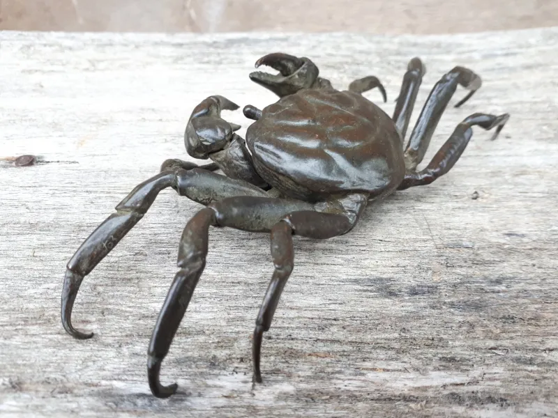Sale Pamono Japanese Meiji Era Artist, Jizai Okimono Sculpture of a Crab, 1890s, Bronze