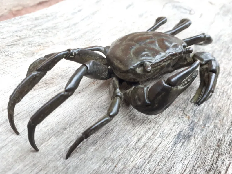 Sale Pamono Japanese Meiji Era Artist, Jizai Okimono Sculpture of a Crab, 1890s, Bronze
