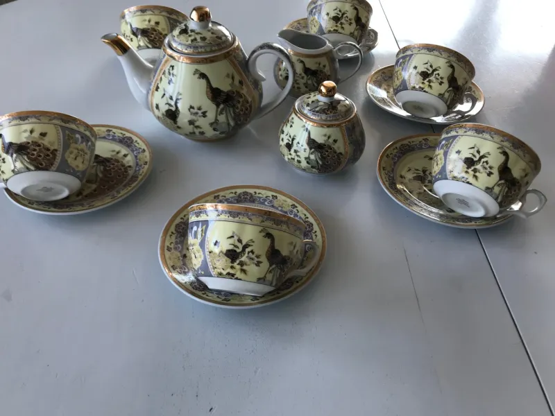 Pamono Japanese Porcelain Yamasen With a Pavia Motif, Set of 15> Coffee & Tea Service