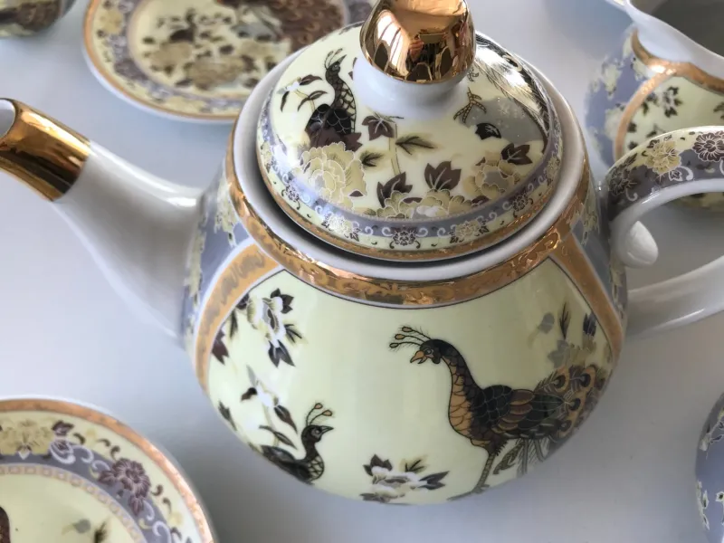 Pamono Japanese Porcelain Yamasen With a Pavia Motif, Set of 15> Coffee & Tea Service