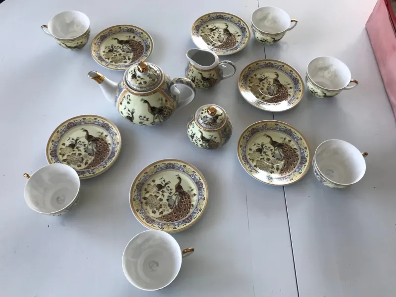 Pamono Japanese Porcelain Yamasen With a Pavia Motif, Set of 15> Coffee & Tea Service