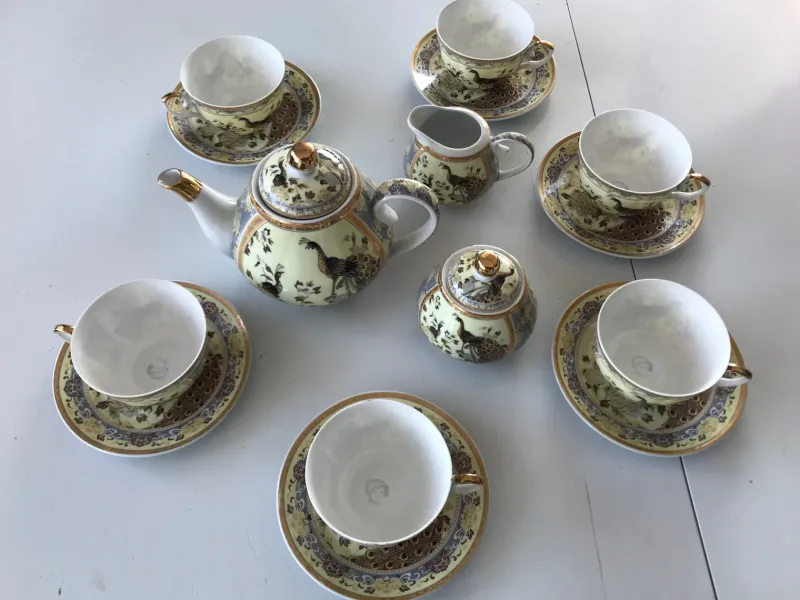 Pamono Japanese Porcelain Yamasen With a Pavia Motif, Set of 15> Coffee & Tea Service