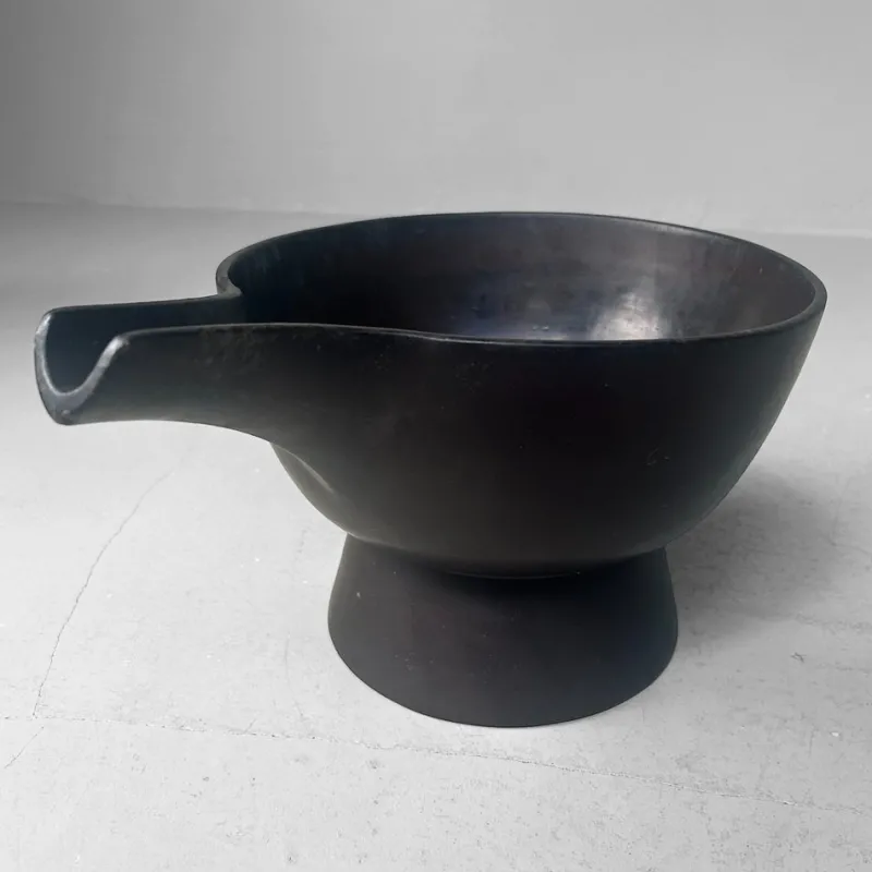 Pamono Japanese Pouring Bowl in Black Lacquered Wood, 1900s-1930s> Bottles, Carafes & Jugs