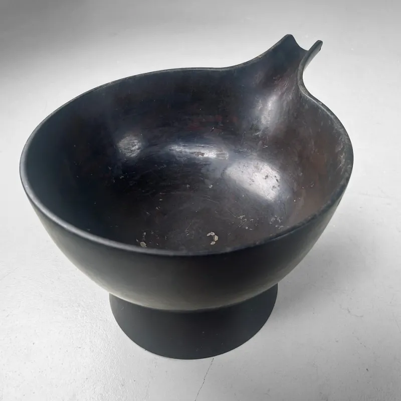 Pamono Japanese Pouring Bowl in Black Lacquered Wood, 1900s-1930s> Bottles, Carafes & Jugs