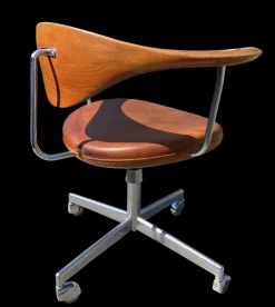 Pamono JH 502 Swivel Chair by Hans Wegner for Johannes Hansen><noscript><img width=