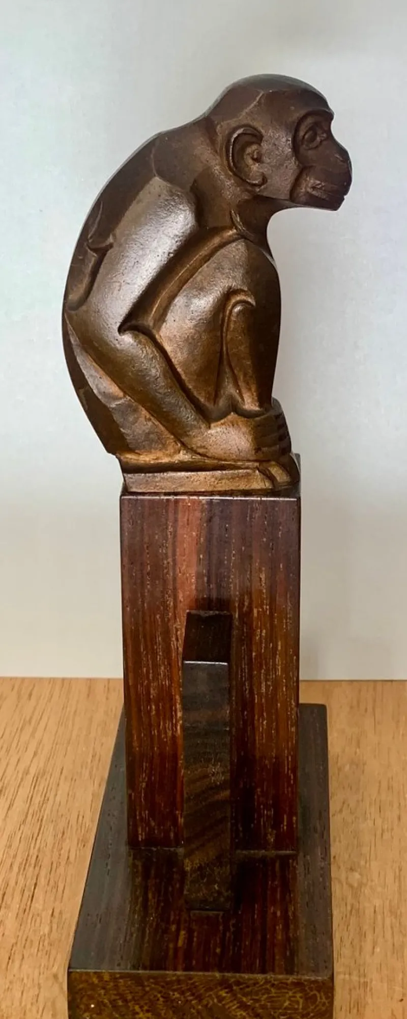 Best Pamono Johannes Bosma, Art Deco Statues of an Ape and a Cat, 1920s-1940s, Bronzes on Wooden Bases, Set of 2
