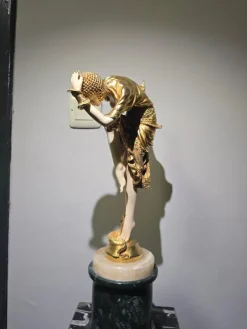 Pamono J.R. Colinet, Chryselephantine Style Sculpture, 1930, Gilt Bronze on Marble Base><noscript><img width=