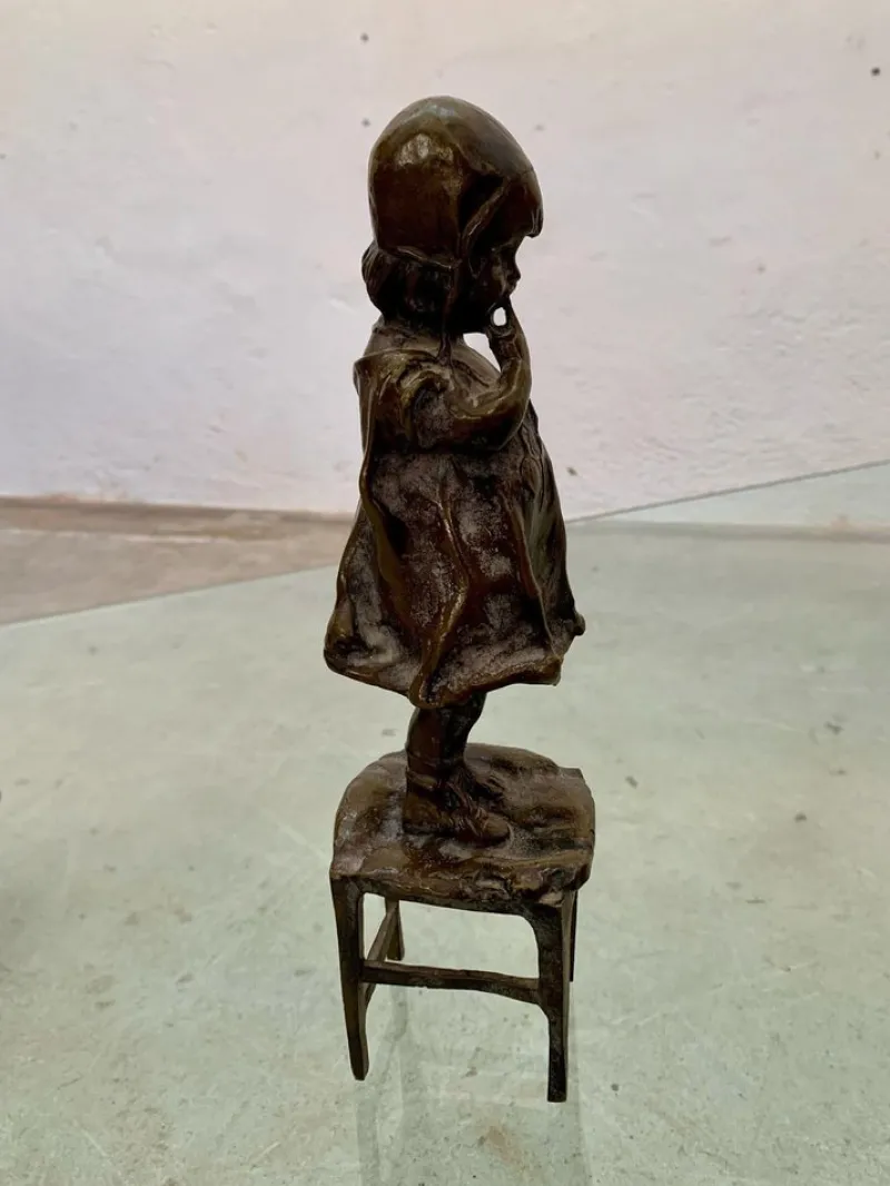 Pamono Juan Clara, Girl on a Chair, 1920s-1940s, Bronze> Sculpture