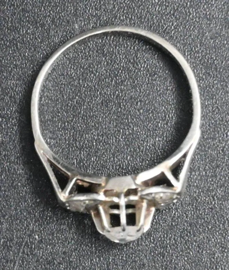 Discount Pamono 18k White Gold Ring with Diamonds