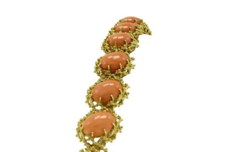 Pamono 18k Yellow Gold Clamper Bracelet with Oval Shape Orange Corals> Bracelets