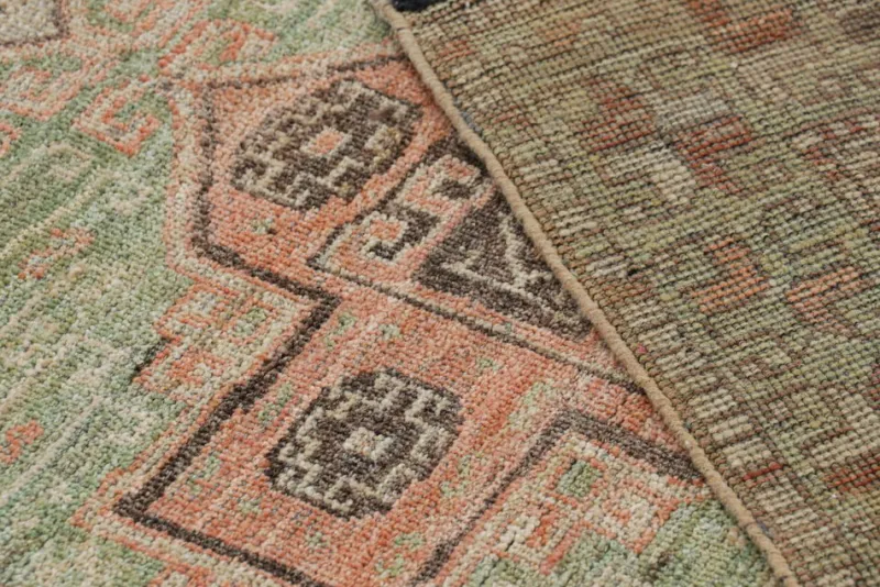 Pamono Kazak Style Runner Rug in Green with Geometric Medallions from R&K Principal Jahanshah Nazmiyal> Carpets & Textiles|Carpets & Textiles