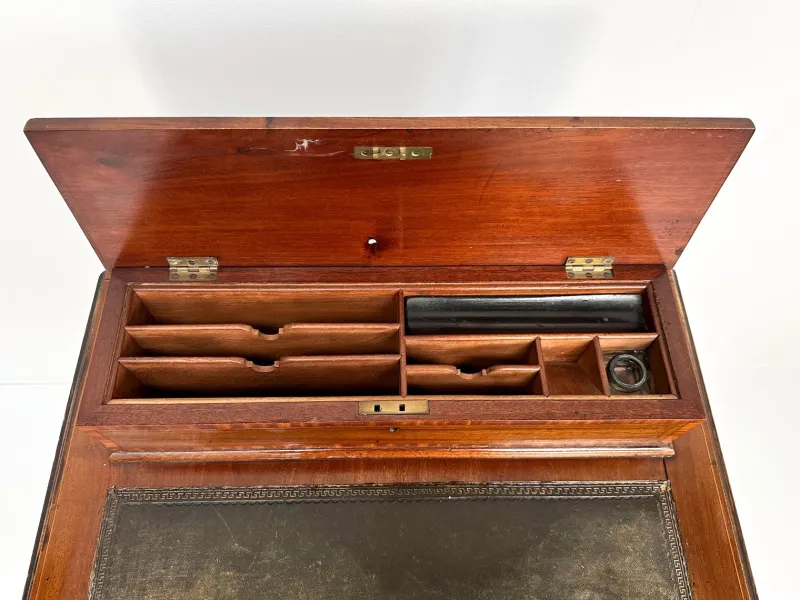 Hot Pamono Kidney-Shaped Mahogany Desk, 19th Century