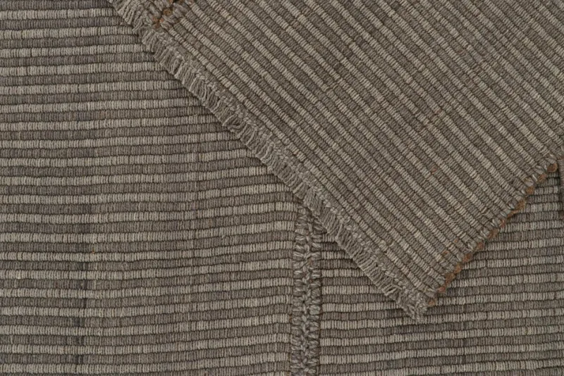 Pamono Kilim Rug with Brown Accents from R&K Principal Jahanshah Nazmiyal> Carpets & Textiles|Carpets & Textiles