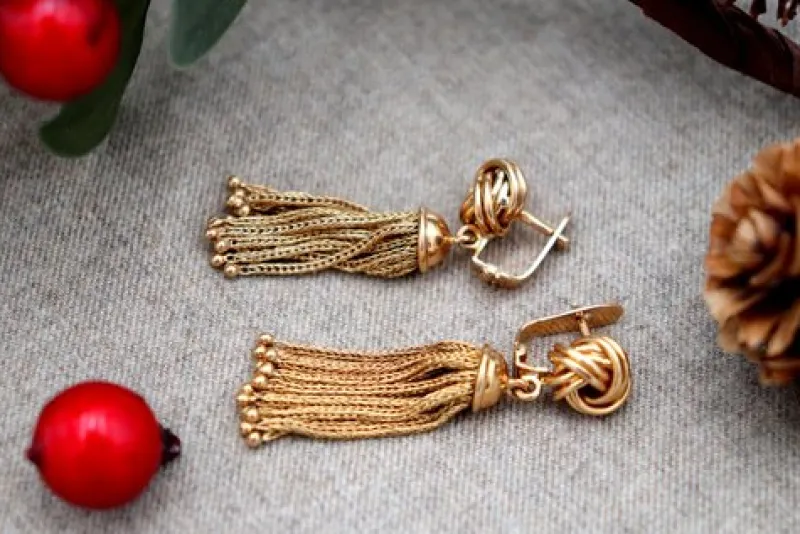 Pamono Knot-Shaped 18 Karat Gold Earrings with Articulated Pendants, Set of 2> Earrings