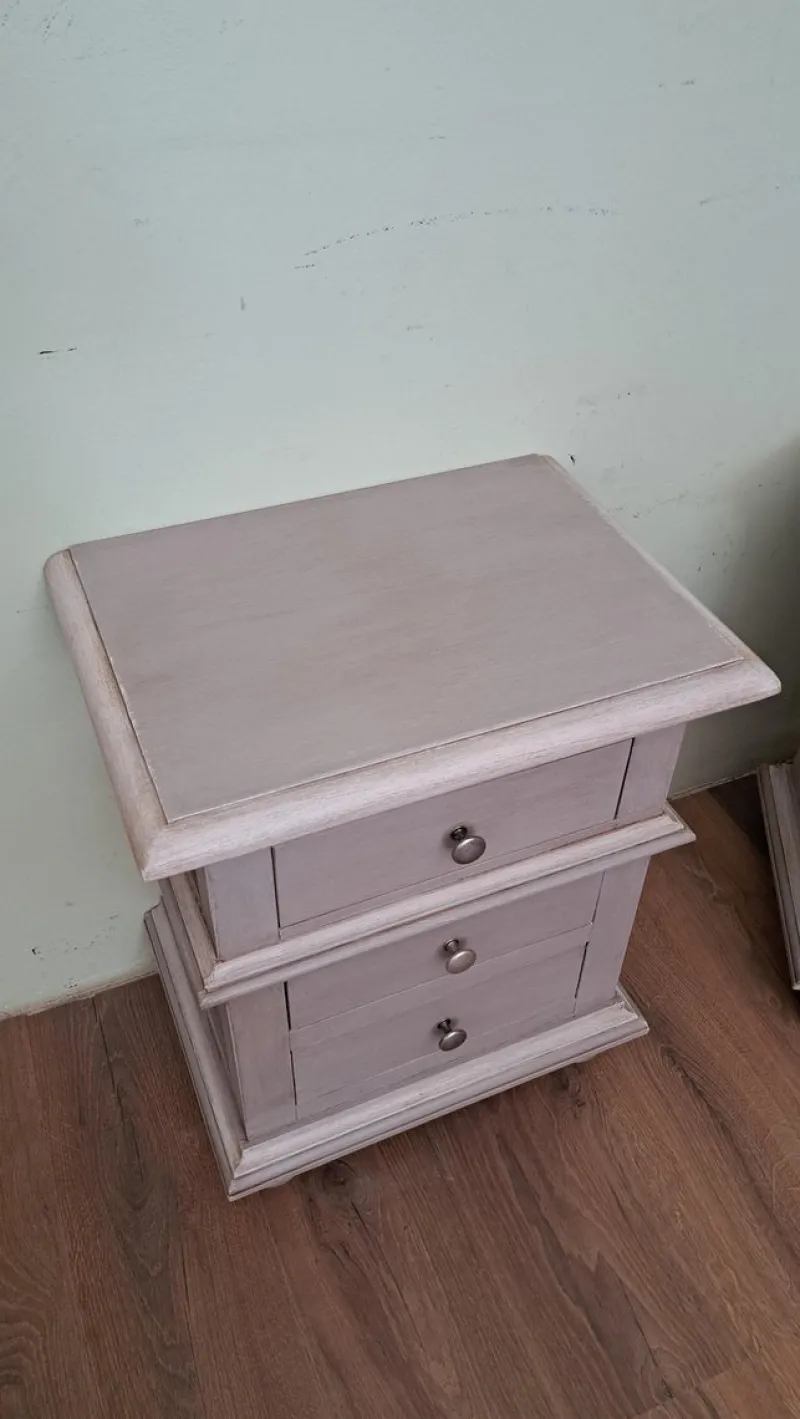 Pamono Lacquered Bedside Tables with Drawers, Set of 2> Nightstands