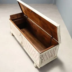 Pamono Lacquered Walnut Chest, 18th Century><noscript><img width=